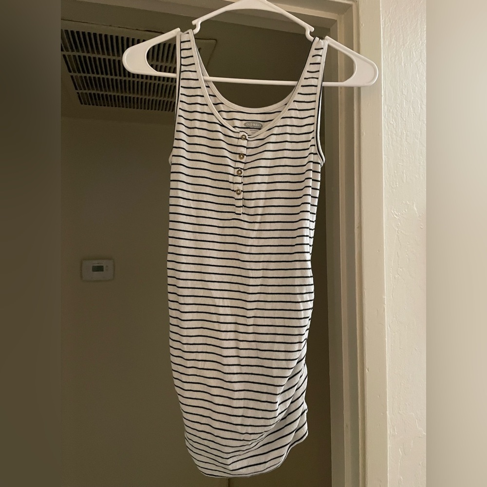 Old navy maternity tank